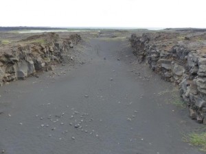 Canyon between the Northamerican&Eurasian tectonic plates 