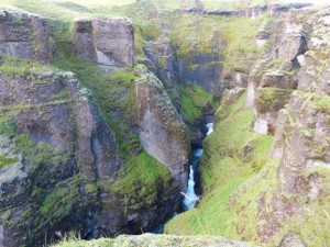 Fjadrargljufur Schlucht 
