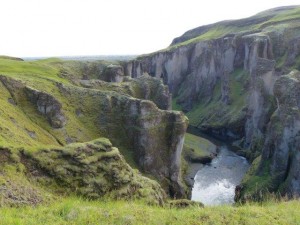 Fjadrargljufur Gorge 