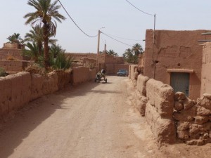 Through the village to Tagounite
